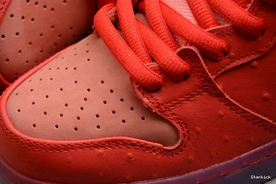 600 Cough" High "Strawberry Dunk SB Nike CW7093 - 0916